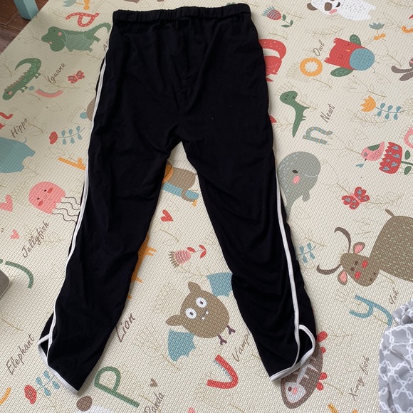 Two pairs black and white maternity pants - Picture 2 of 8